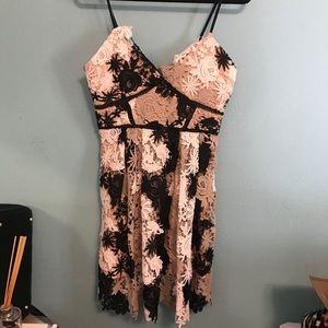 Romeo & Juliet Couture Lace MIDI Dress